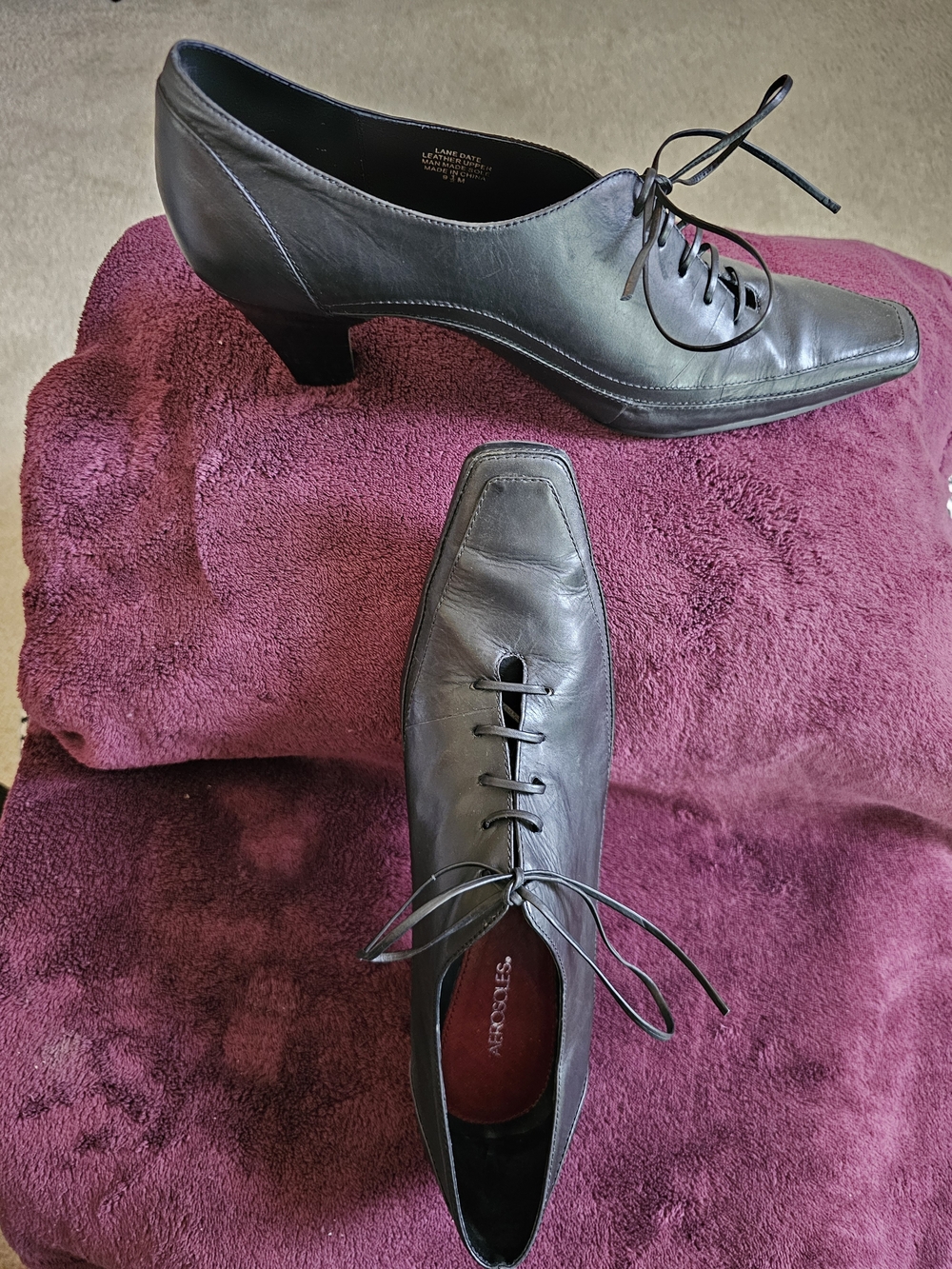 AEROSOLES Black Lace-Up Low Heel Pumps